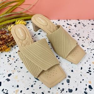 NEW Vivaia Tan Jade Square Toe Block Kitten Heel Women’s Slide Sandals Sz 5.5